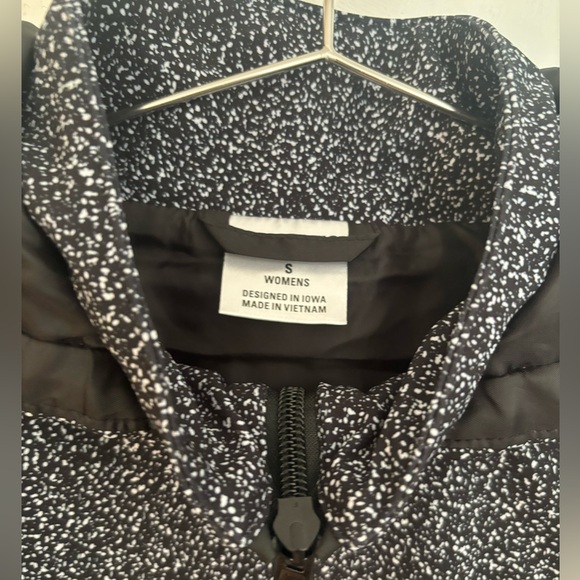 Iowa Hawkeyes Soft Shell Jacket - Picture 3 of 5